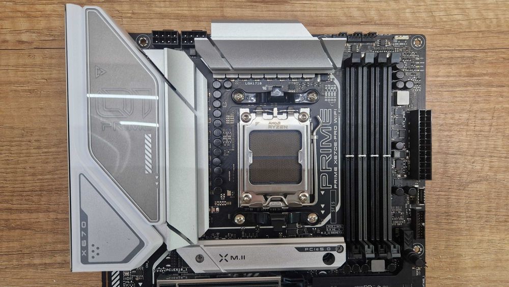 Płyta główna ATX ASUS X670E-PRO WIFI box gwarancja nr. 406115