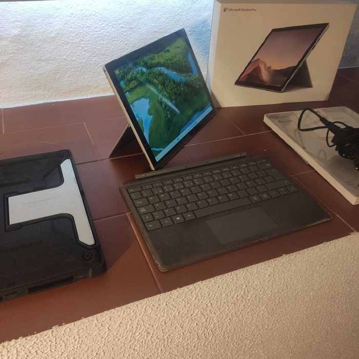 Microsoft Surface Pro 7 (intel i7) + Teclado + Surface Dock 2.