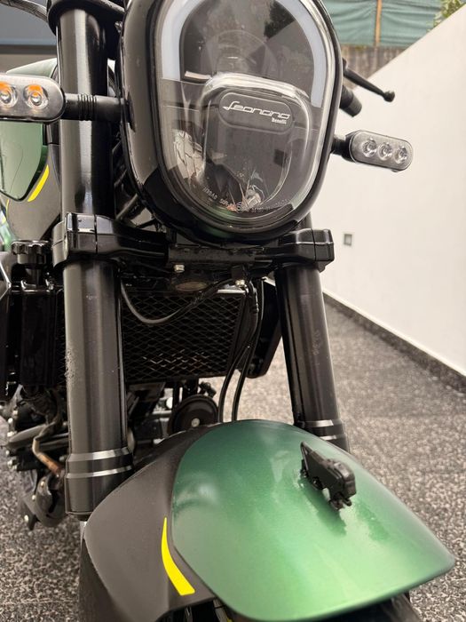 Benelli leoncino 125 como nova