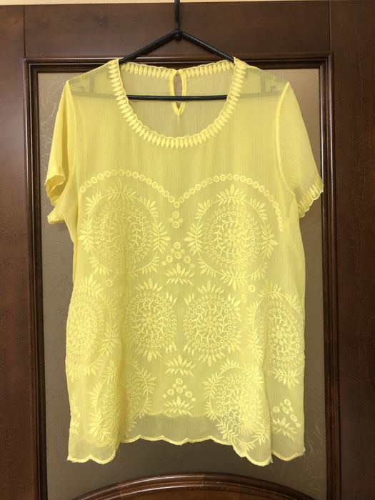 Блуза вишита жовта