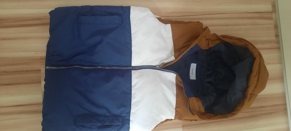 Bezrękawnik 146 Reserved