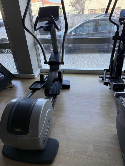 Elitica e bike technogym em bom estado de funcionamento