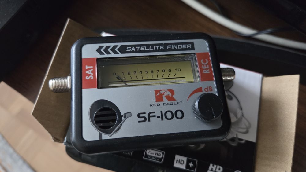Miernik sygnału satelitarnego sf100