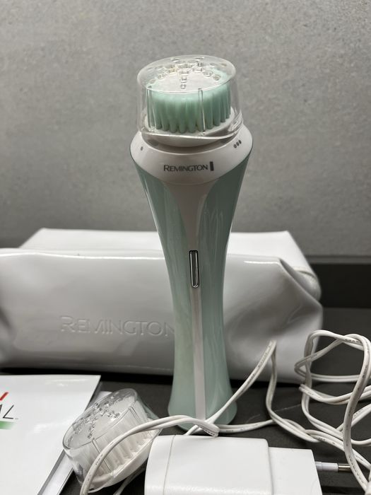 Escova de limpeza facial elétrica Remington