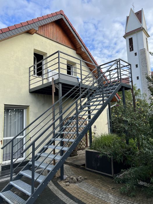 Schody stalowe zewnetrzne