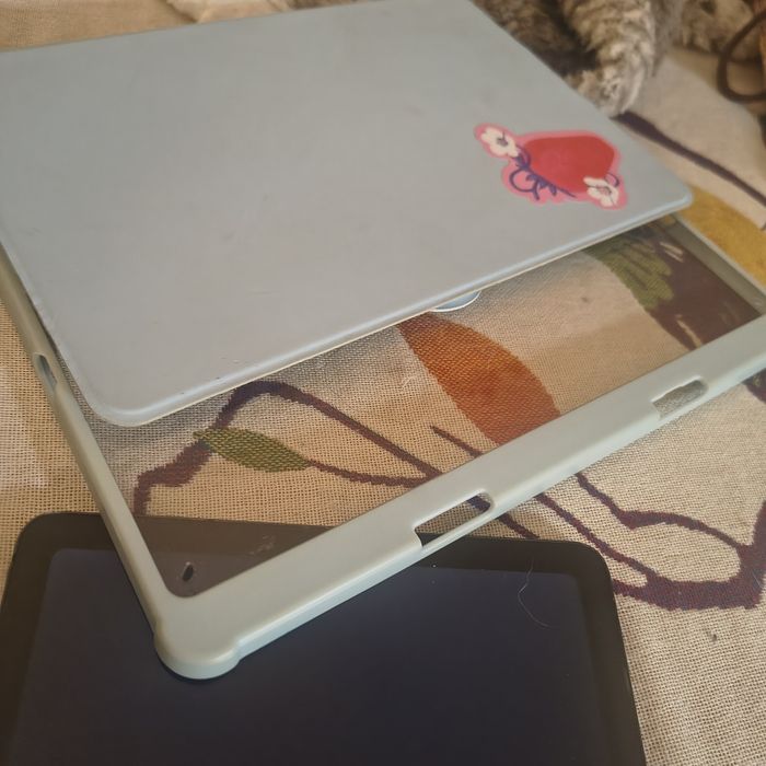 Samsung Galaxy tab s6 lite z etui i s penem