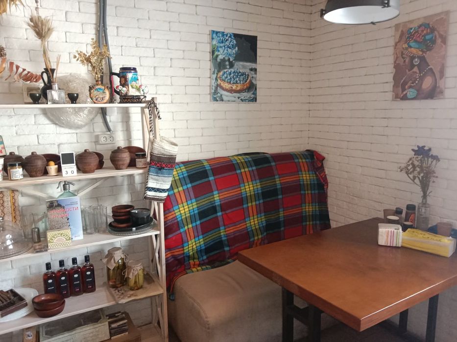 Продаю готовий бізнес на Позняках