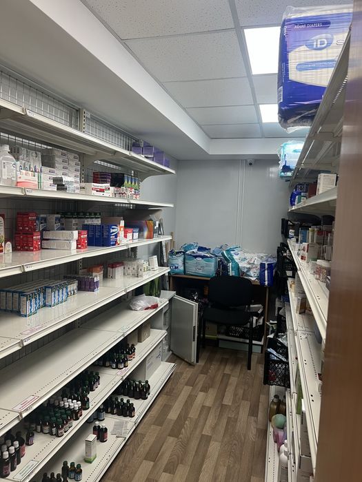 Оренда приміщення на 44 кварталі ,біля зупинки