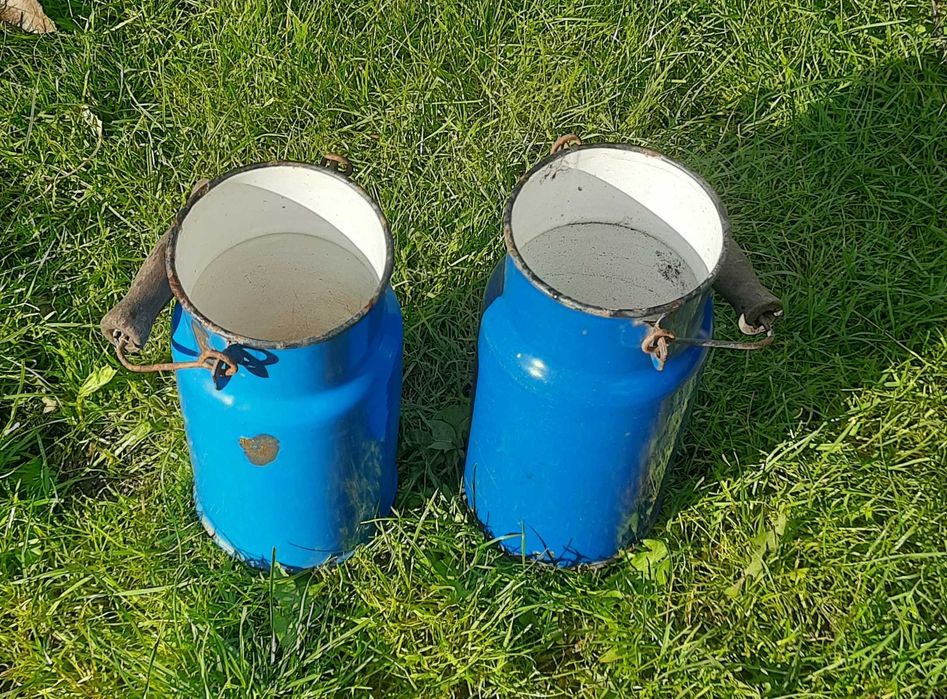 Stare dwulitrowe kanki do mleka