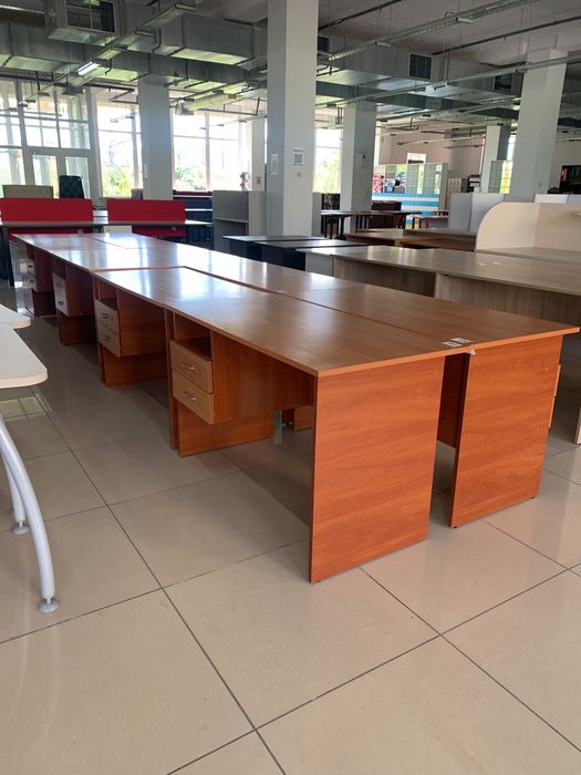 РАСПРОДАЖА офиса дешево прикроватная  тумби тумбы комоды комоди полки