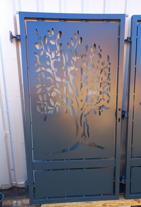 Wysoka brama 170cm szerokość 5m furtka 1m