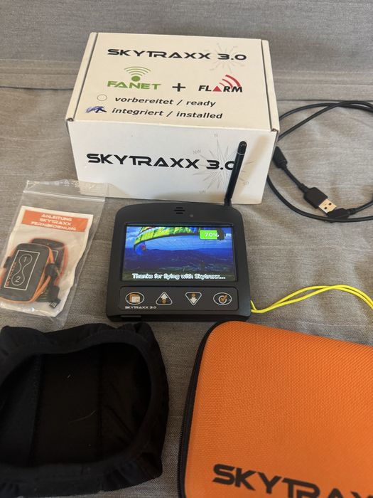 Sprzedam wariometr wario SkyTraxx 3.0 Stan jak nowy Bardzo dużo funkcji Beeper solarny w gratisie