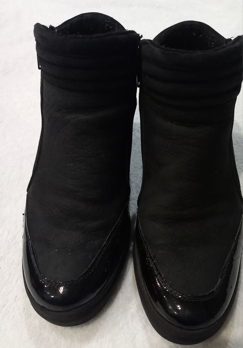 Botki na koturnie Lasocki