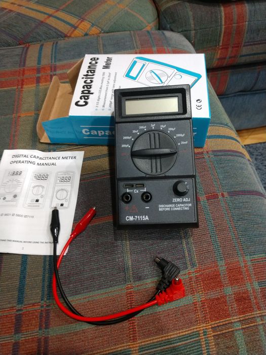 Вимірювач ємності CM7115A .
