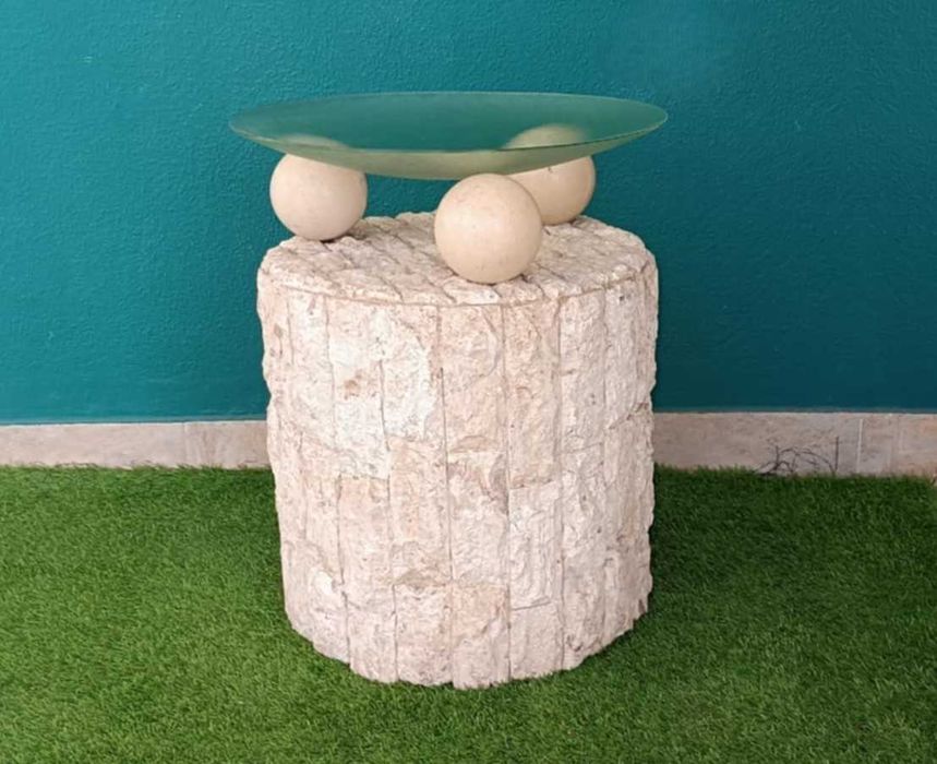 Mesa de Centro em Pedra e Vidro