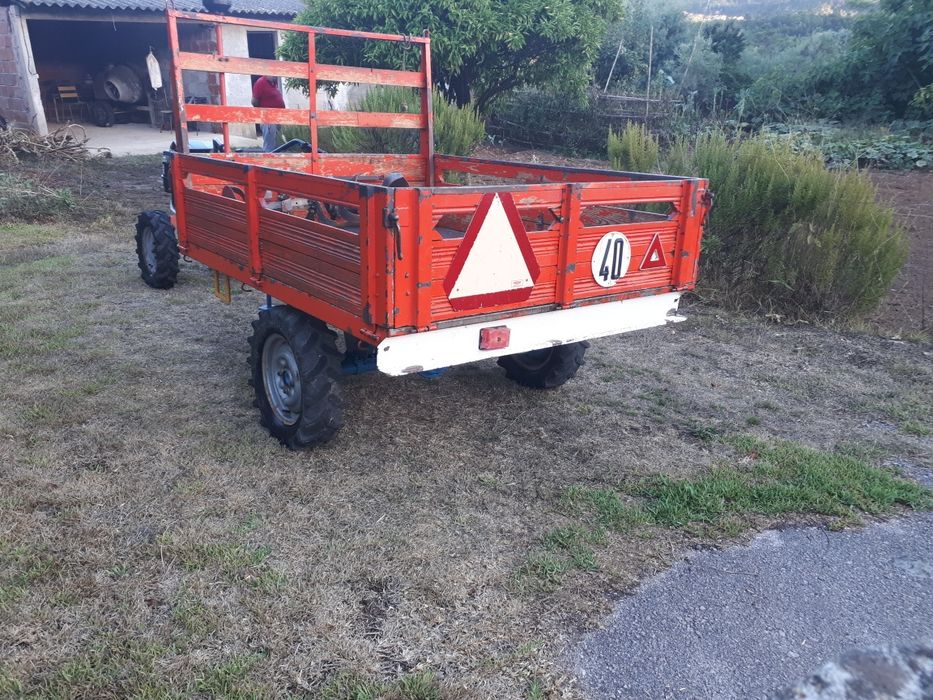 Motoenxada Lombardini 12 cv 4x4, reboque c/ tração e freze