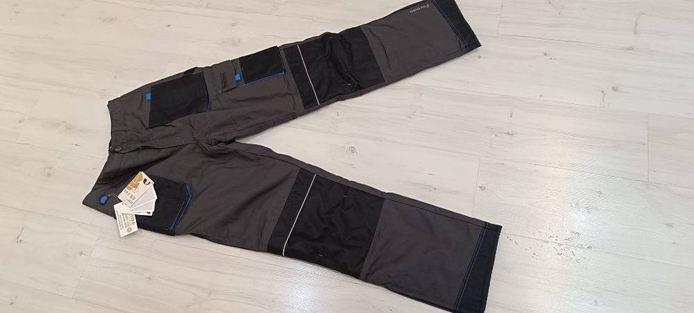 Spodnie robocze, wytrzymałe LH-FMNW-T rozmiar L



Spodnie do pasa ide