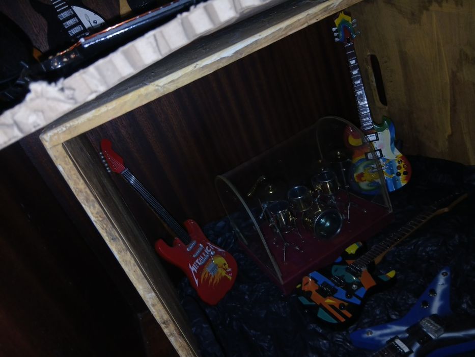 Colecao 25 viola guitarra minitura por   250 €