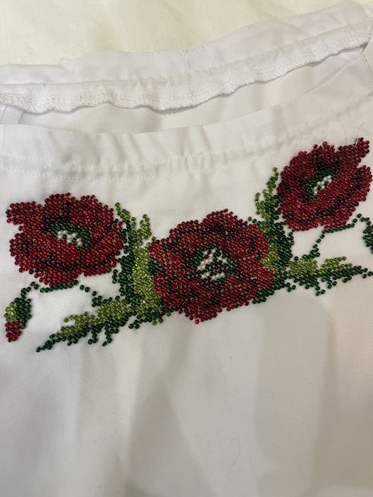 дитяча вишиванка ручної роботи бісер