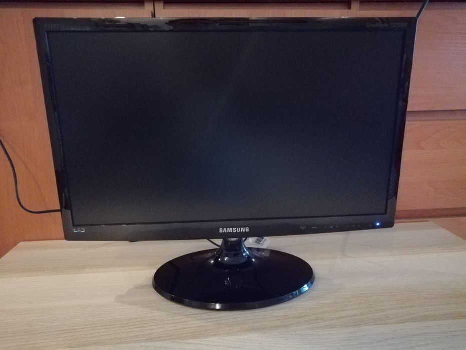 Telewizorek monitor Samsung 22 cale