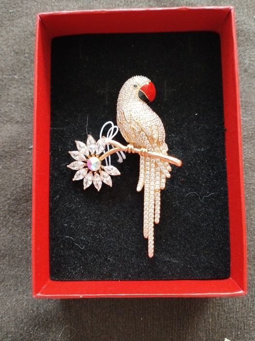 Broszka JJ Jonette Jewelry Papuga 7 cm NOWA + pudełko