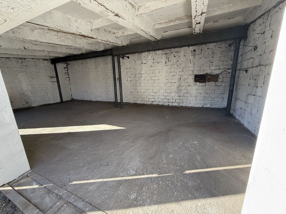 Продам  два гаражі зʼєднані по вул.Павлика р-н загробища біля гімназії