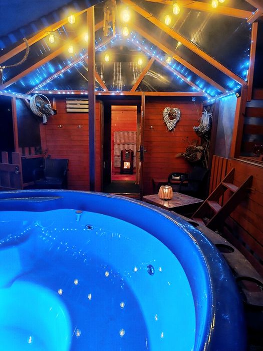 Domek z kominkiem,jacuzzi,sauna,jezioro