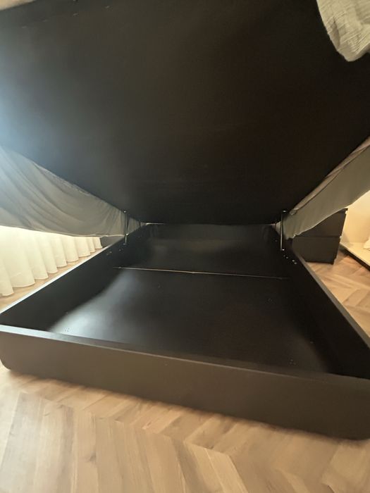 Cama + Mesas de Cabeceira