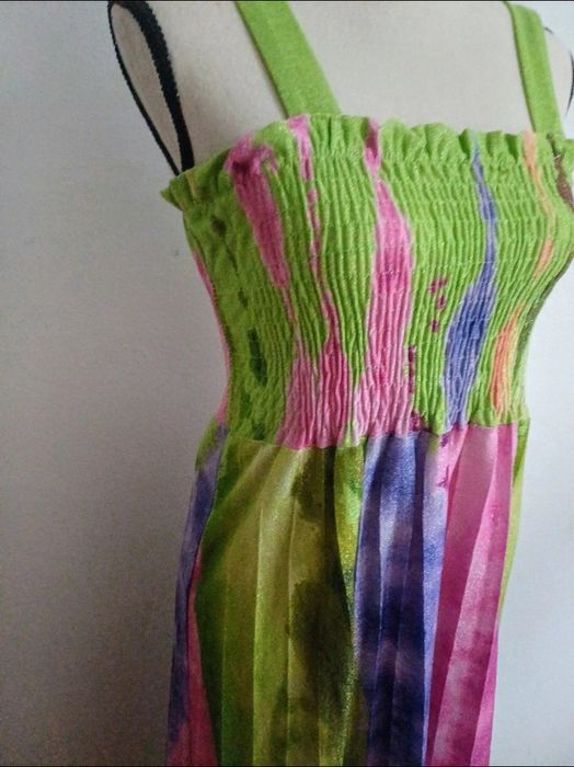 Vestido Colorido com Alças - Estilo e Conforto para o Seu Look