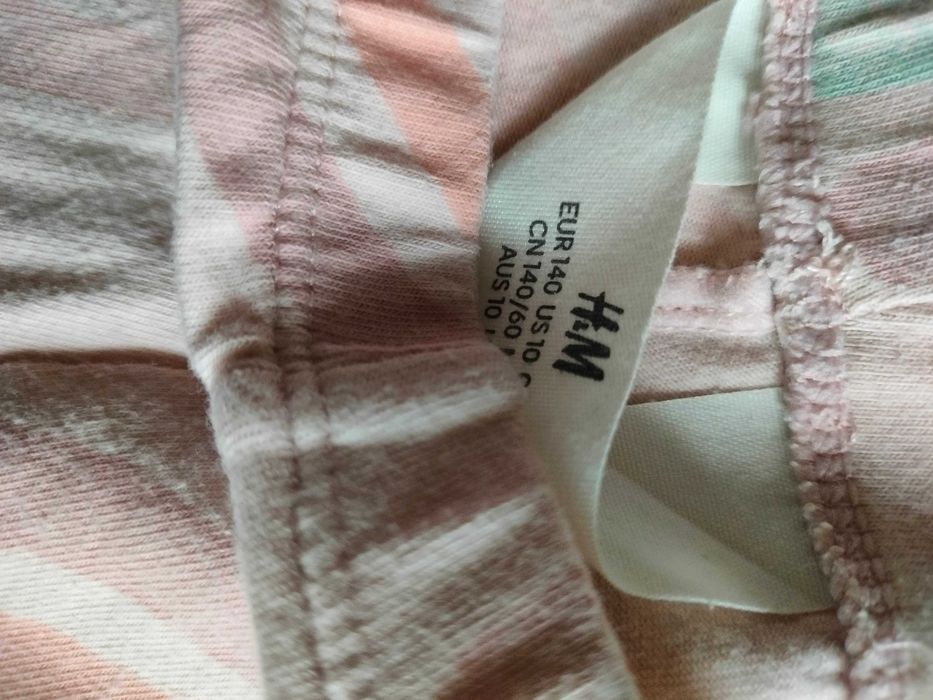 Spodenki , krótkie legginsy H&M + koszulka 134/140 cm
