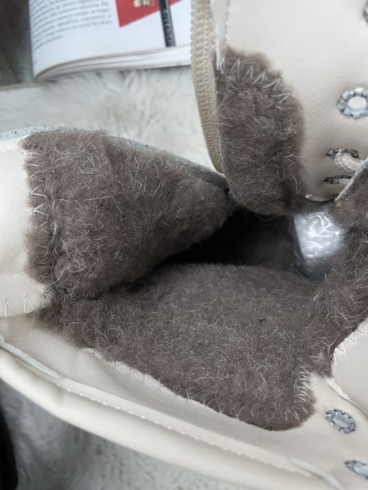 зимові бежеві черевики