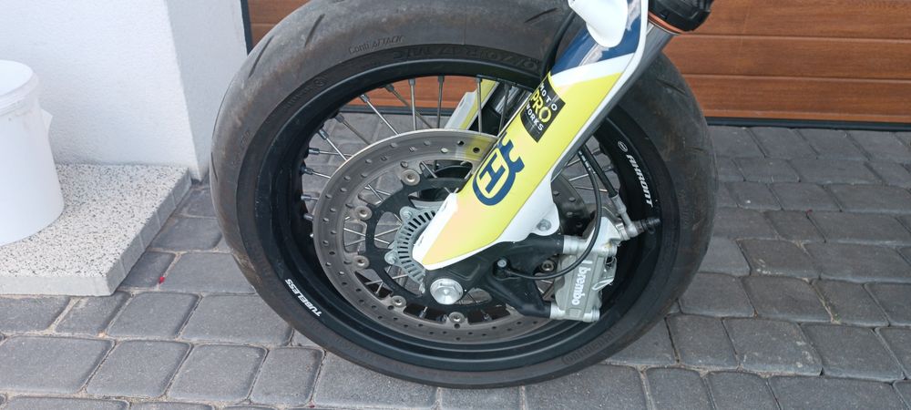 Husqvarna 701 Supermoto , A2 , LeoVince