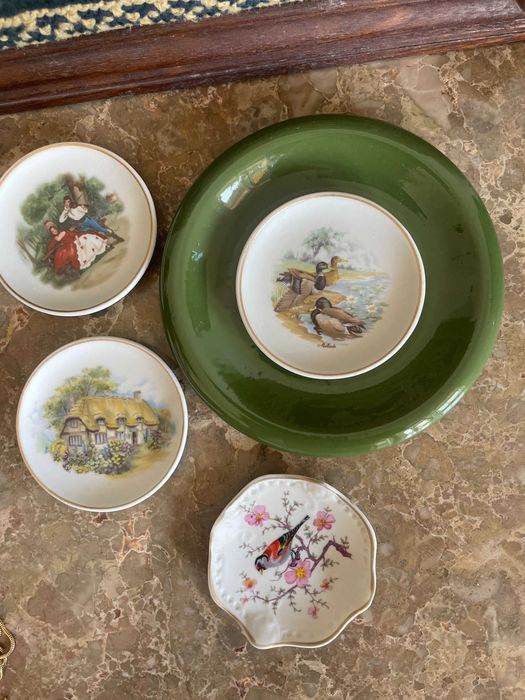 Set of 4 Small Decorative Plates