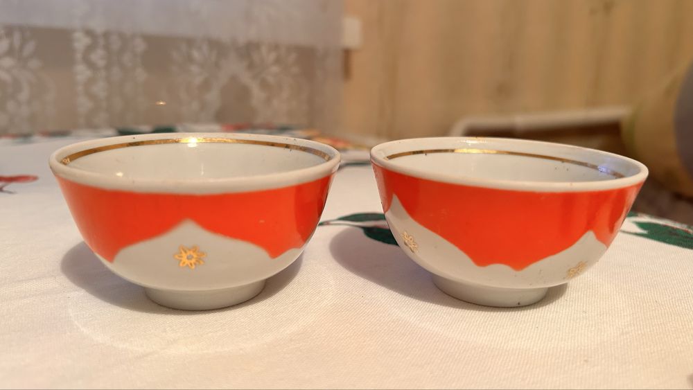 Соусниці  фарфорові