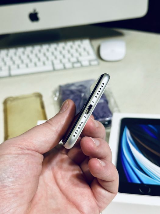 Apple IPhone SE 2020 64gb neverlock КОМПЛЕКТ