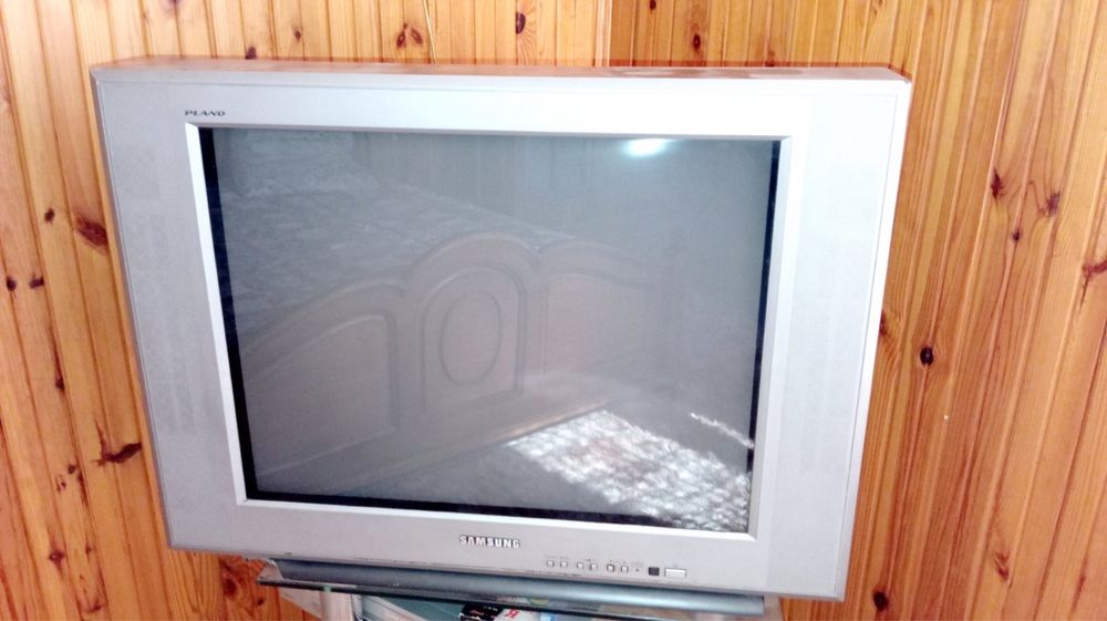 телевизор SAMSUNG PLANO CS-29A6WTR в рабочем состоянии