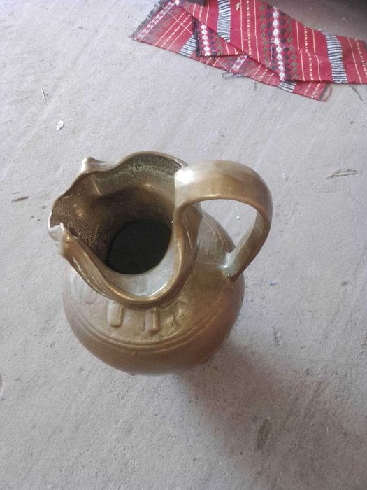 Dzbanek z mosiądzu pochodzący z przed I wojny światowej