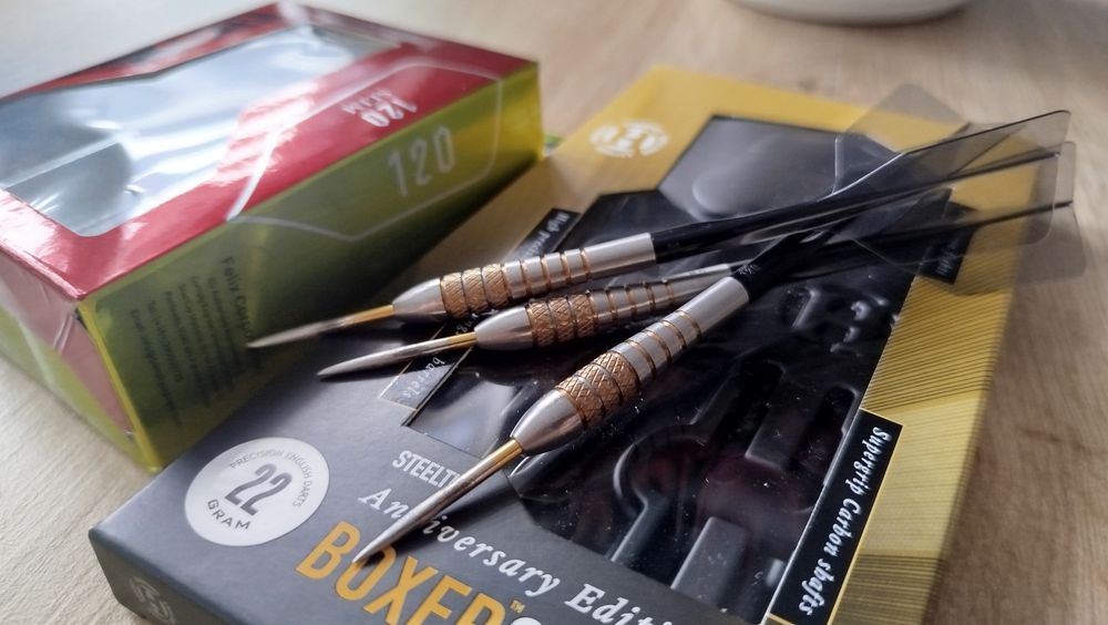 Lotki Harrows Boxer 22g +shafty Condor Axe