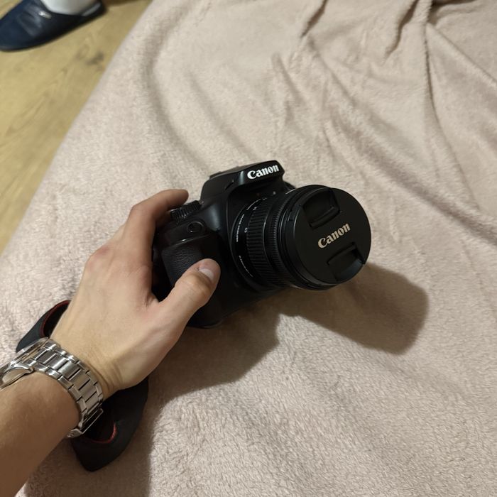 Camera Canon EOS 4000D