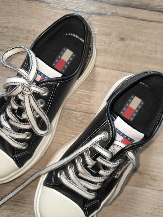 Оригінал.Tommy jeans  Жіночі шкіряні кеди , кросівки