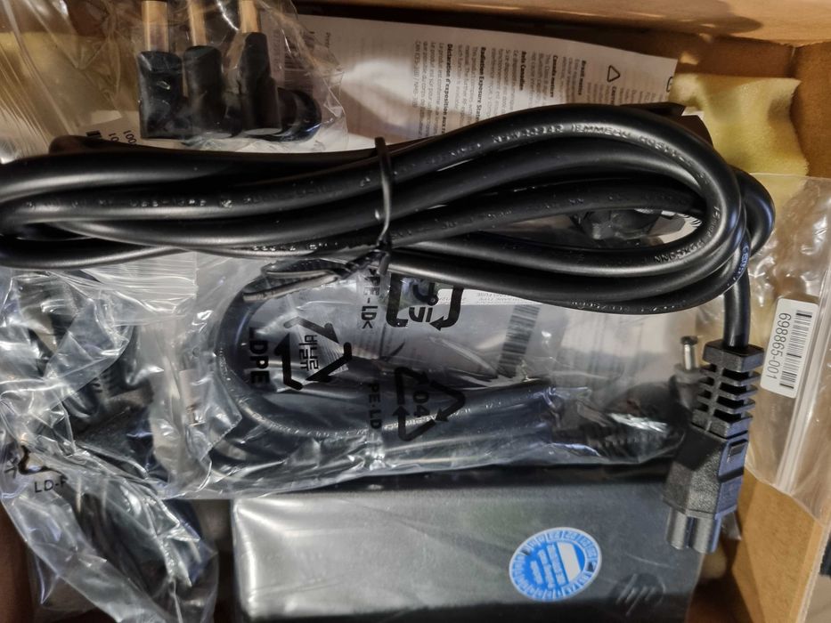 HP Zasilacz 90 W Slim Combo z USB samochodowy nowy oryginalny bluepin