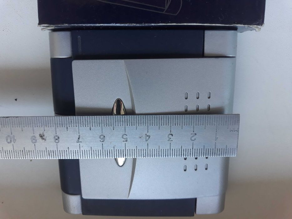 Настольные часы-будильник-калькулятор