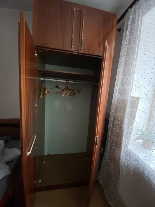 Продам 2 шафи та тумби САМОВИВІЗ