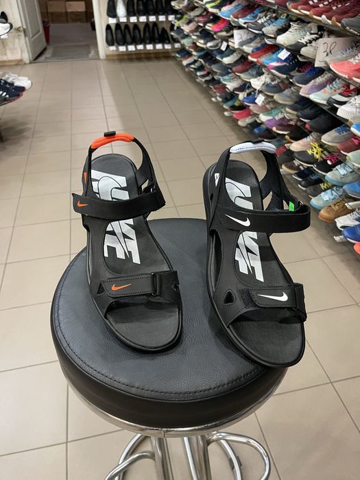 Сандалі шкіряні ecco, Nike.