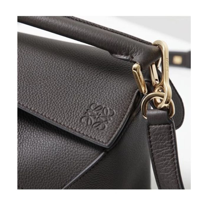 Loewe puzzle кросбоді шкіряна