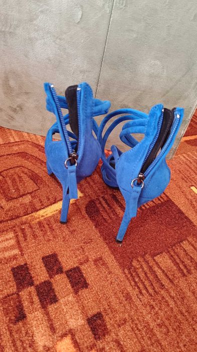 Piękne nowe szpilki.