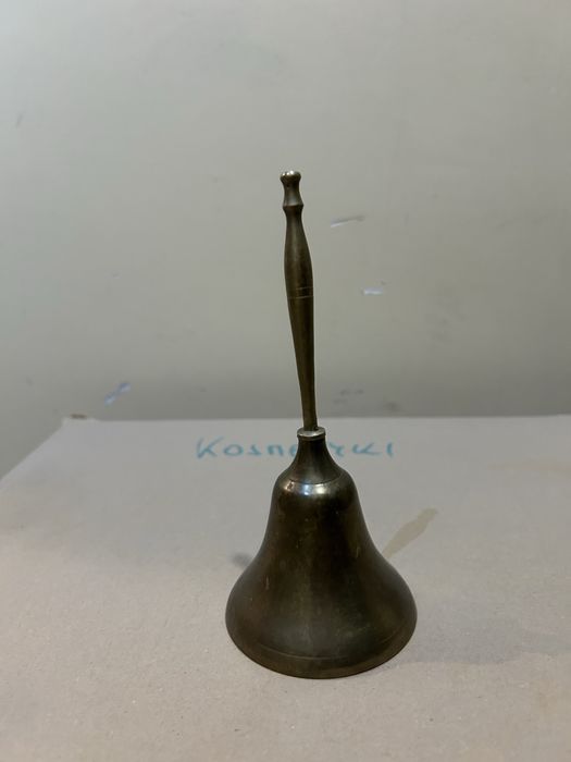 Mosiężny dzwonek ręczny