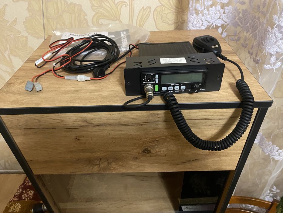 Рація для фури разом із антеною