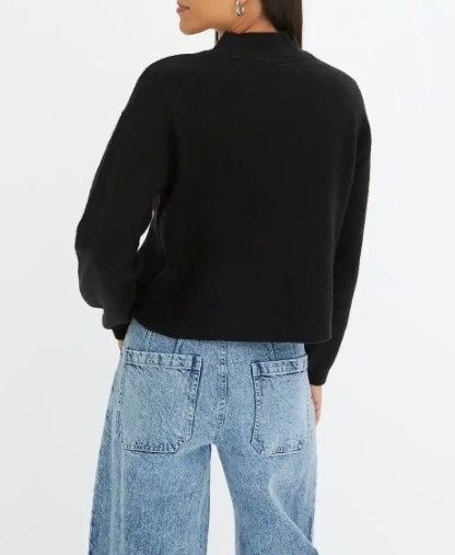 B.P.C sweter czarny krótszy 44/46.