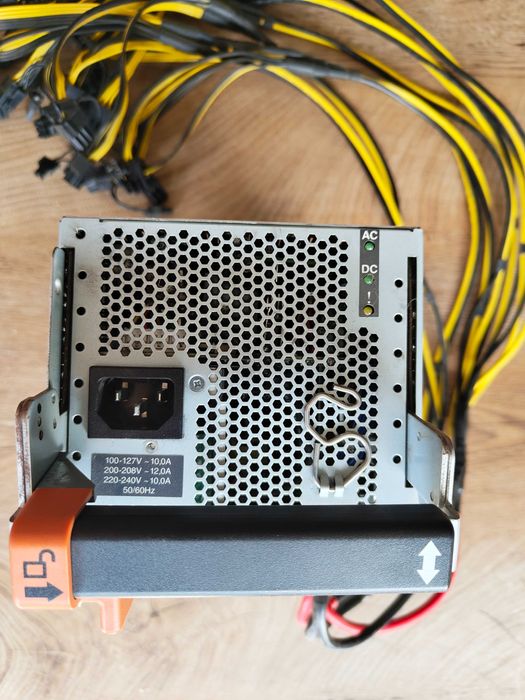 Zasilacz serwerowy EMERSON Network Power 1975W – 24x 8pin